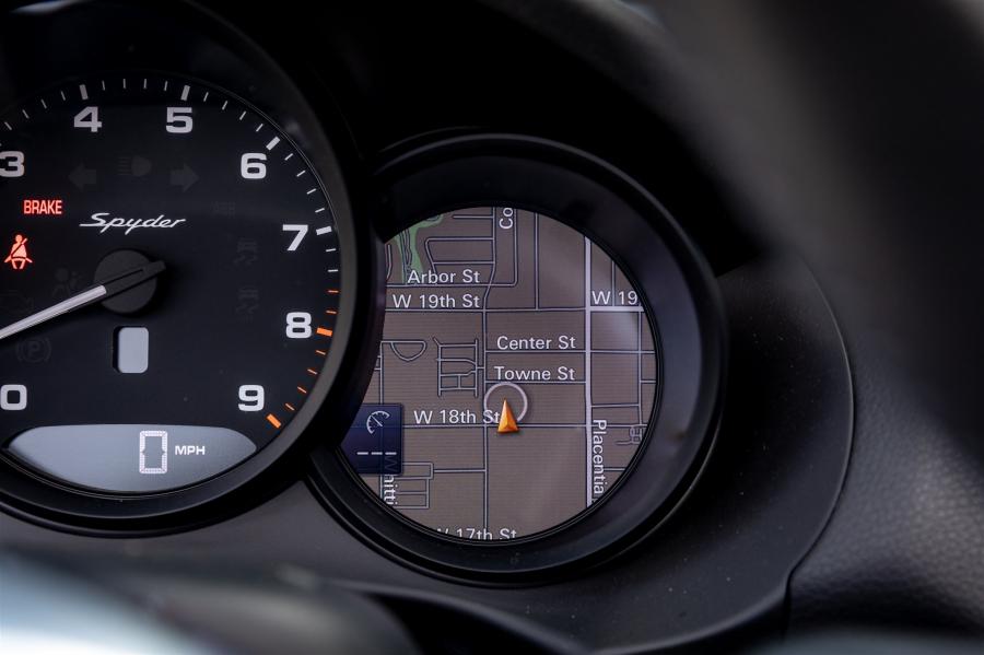 Панель приборов Porsche Boxster Spyder (981) 2016 года  (фото 51 из 72)